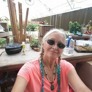 Meet your Posher, Eve